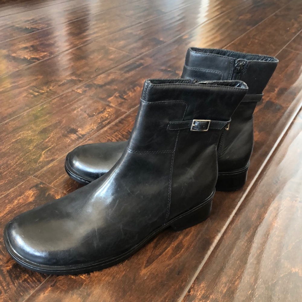 Clark’s women boot